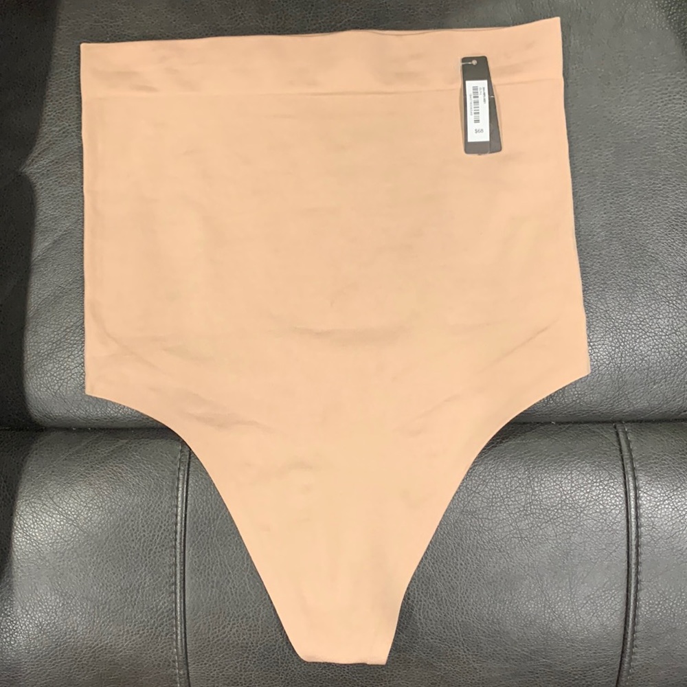 SCULPTING SKIMS❤️‍🔥❤️‍🔥 MID WAIST THONG